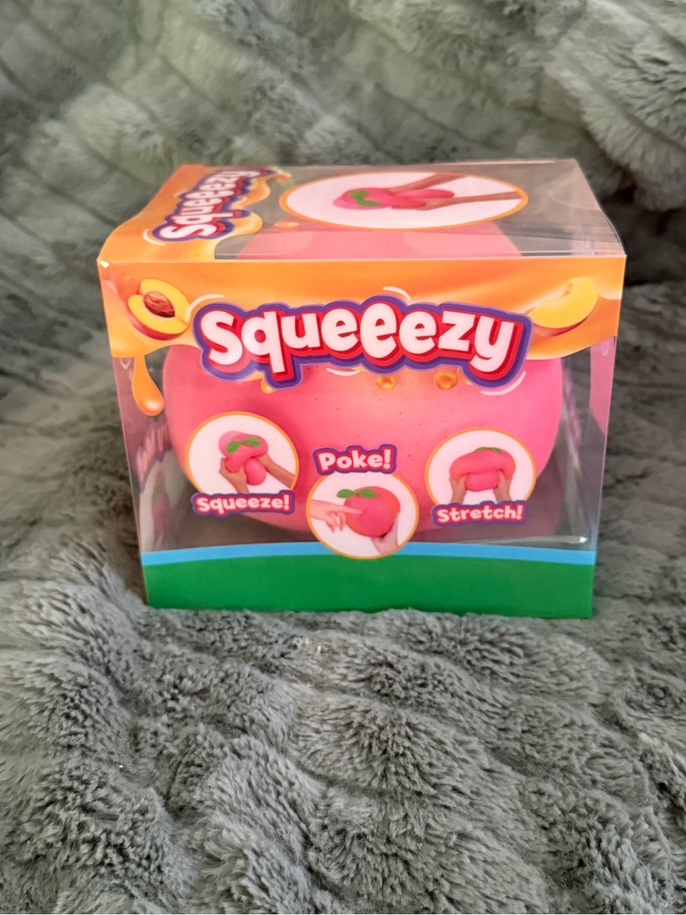 Squeeezy peach squishy
